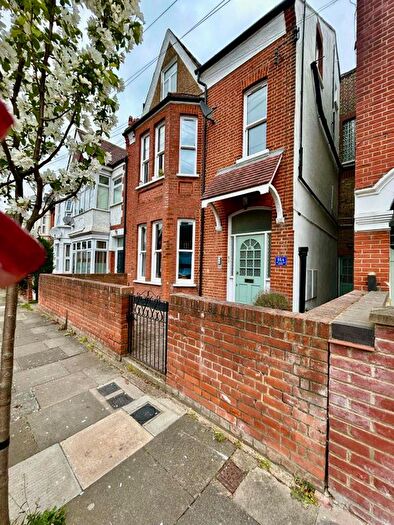 1 Bedroom Flat To Rent In Lucien Road, Tooting Bec, SW17