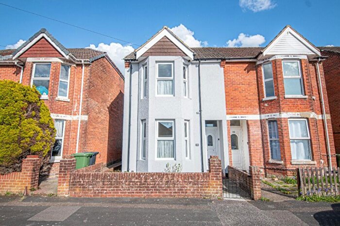 3 Bedroom Semi-Detached House For Sale In Consort Road, Eastleigh, SO50