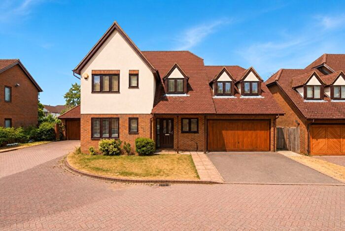 5 Bedroom House To Rent In Brinklow Court, St. Albans, Hertfordshire, AL3