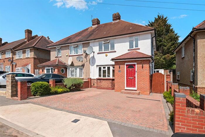 3 Bedroom Semi Detached House For Sale In Lawrence Road, Hayes, UB4