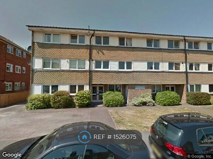 1 Bedroom Flat To Rent In Ashdown Court, Worcester Park, KT4