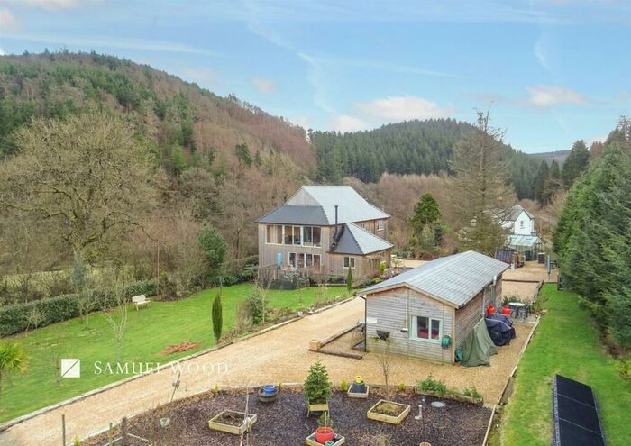 4 Bedroom Detached House For Sale In Abbeycwmhir, Llandrindod Wells, LD1