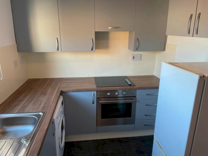 2 Bedroom Flat To Rent In Cwrt Bethal, Robert Street, Manselton, Swansea SA5