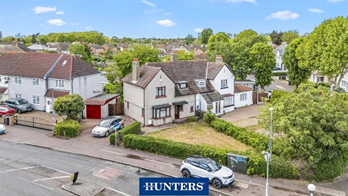 3 Bedroom Semi-Detached House For Sale In Mill Lane, Chadwell Heath, RM6