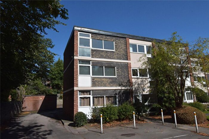 2 Bedroom Flat For Sale In Grove Court, Headingley, Leeds, LS6