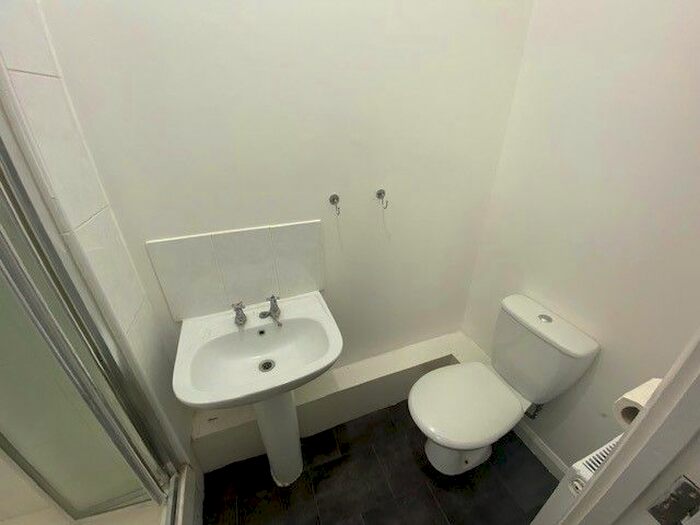 1 Bedroom Flat To Rent In Church Street, Southampton, SO15