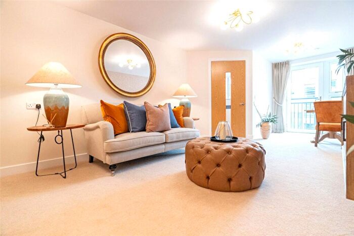 2 Bedroom Apartment For Sale In % Share Of William House, Thatcham, RG19