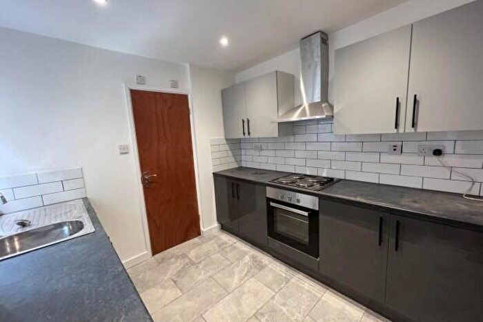 5 Bedroom Terraced House To Rent In Russell Street Cardiff, CF24