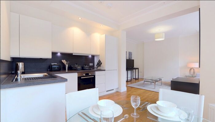 1 Bedroom Flat To Rent In Hamlet Gardens, London, W6