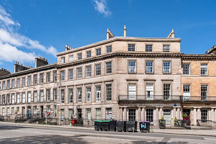 4 Bedroom Flat To Rent In Leopold Place, Edinburgh, EH7