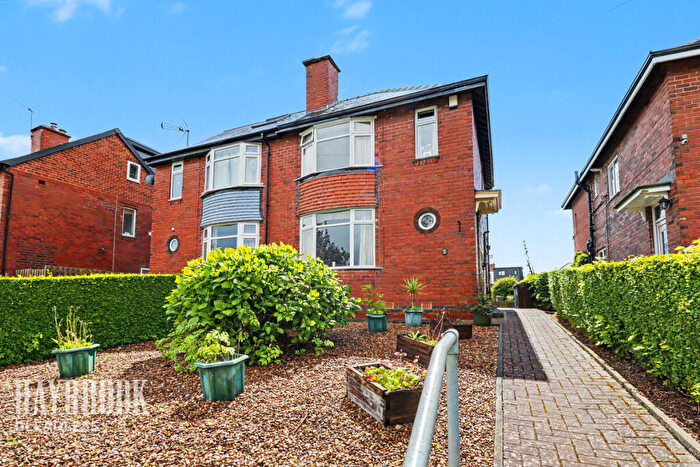 3 Bedroom Semi-Detached House For Sale In Hollythorpe Road, Sheffield, S8