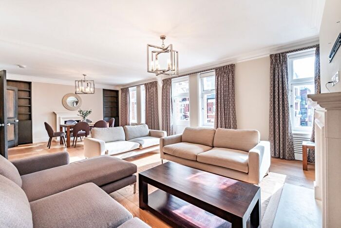 4 Bedroom Flat To Rent In Iverna Court, London, W8