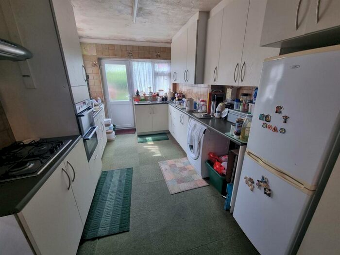 3 Bedroom Terraced House For Sale In Avondale Road, Gorleston, NR31