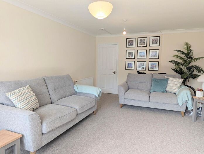 2 Bedroom Flat To Rent In Albury Gardens, Ferryhill, Aberdeen, AB11