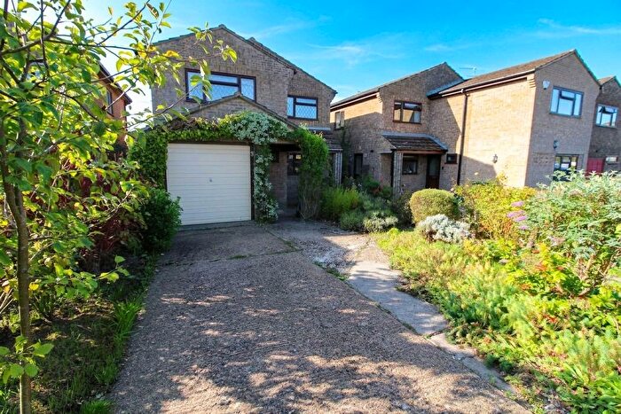 4 Bedroom Detached House For Sale In Oakengrove Road, Hazlemere, HP15