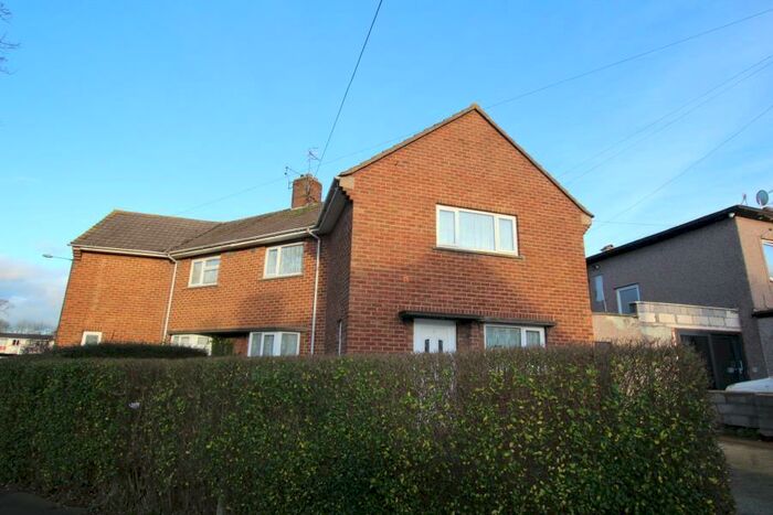 3 Bedroom Semi-Detached House To Rent In Middleton Road - Lawrence Weston, BS11