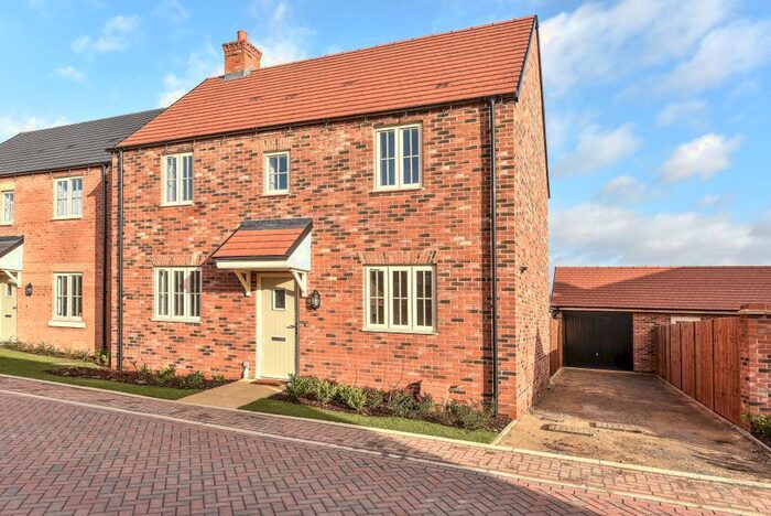 3 Bedroom Detached House To Rent In Stratton Park, Bicester, OX26