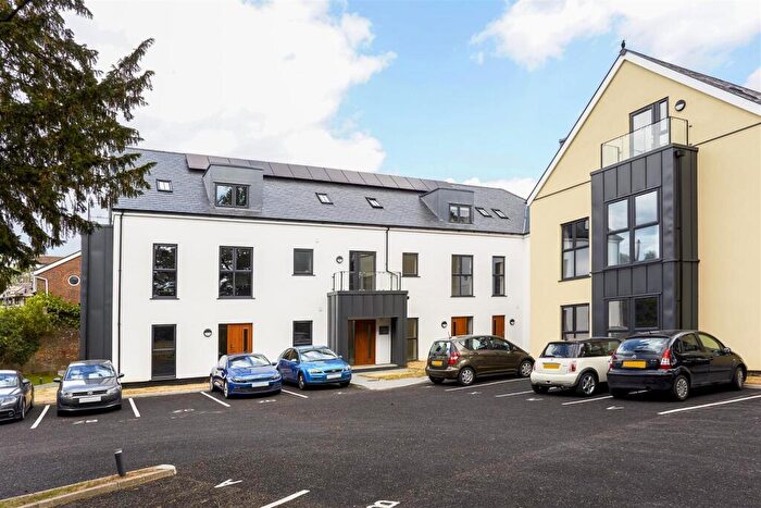 1 Bedroom Penthouse For Sale In Flat Surrey Hill Apartments, RH4