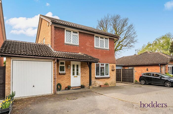 4 Bedroom Detached House For Sale In Jersey Close, Chertsey, Surrey, KT16