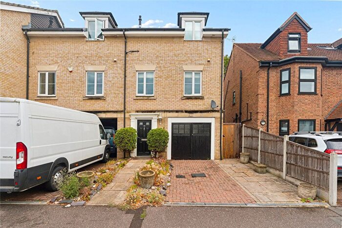 2 Bedroom End Of Terrace House For Sale In Branfill Road, Upminster, RM14