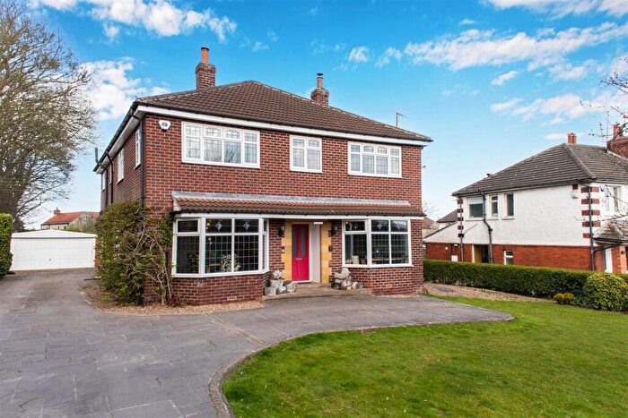 4 Bedroom Detached House For Sale In Selby Road, Monk Fryston, Leeds, LS25