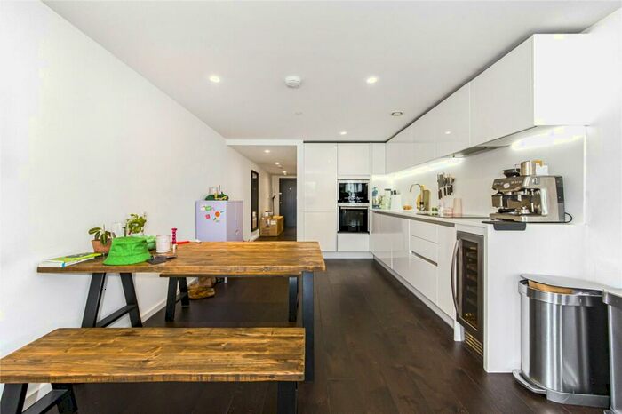 2 Bedroom Apartment To Rent In City Road, London, EC1V