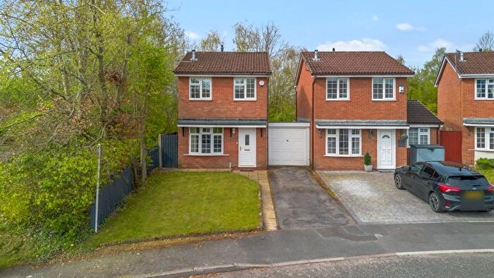 2 Bedroom Link Detached House For Sale In Hazelborough Close, Birchwood, WA3