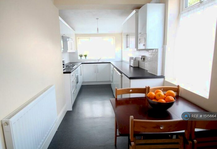 3 Bedroom Semi-Detached House To Rent In Parsonage Road, Manchester, M20