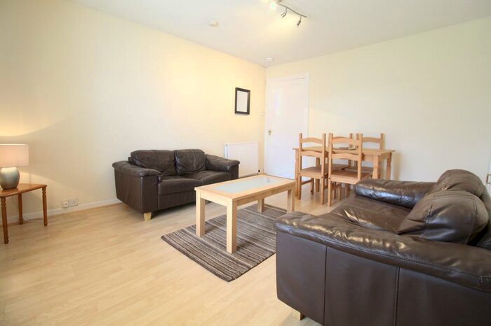 2 Bedroom Flat To Rent In Stafford Street, Top Floor Left, AB25