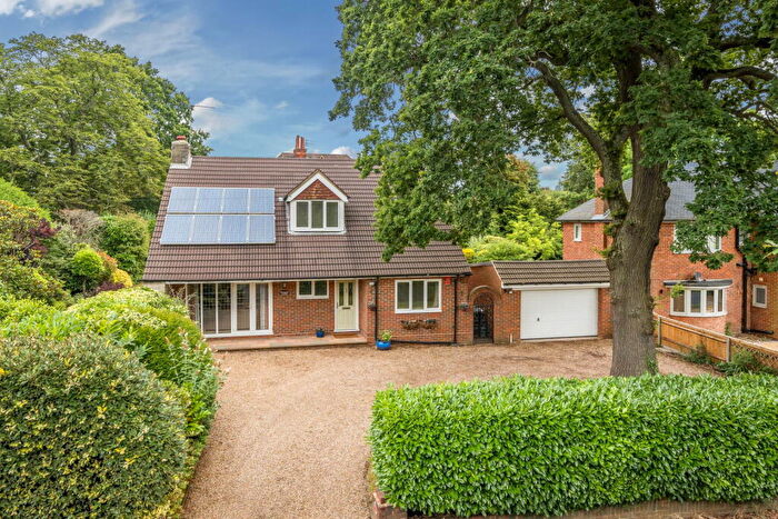 4 Bedroom Detached House For Sale In Hollybank Road, West Byfleet, KT14