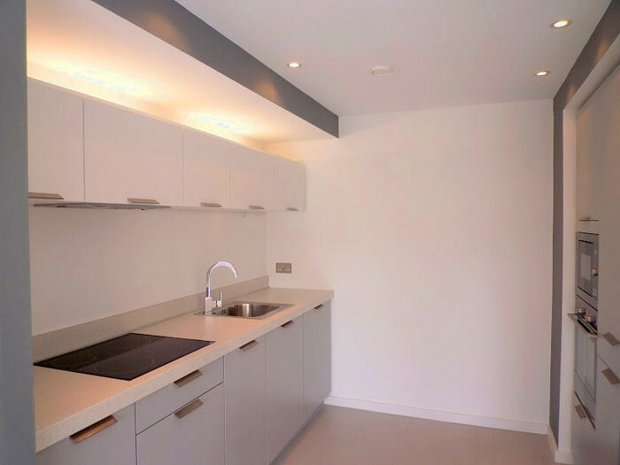 2 Bedroom Apartment To Rent In Apt . :: Ice Plant, M4