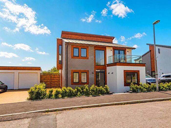 4 Bedroom Detached House For Sale In The Green, Brynna, Rhondda Cynon Taff, CF72