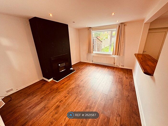 3 Bedroom End Of Terrace House To Rent In Byron Avenue, Swinton, Manchester, M27