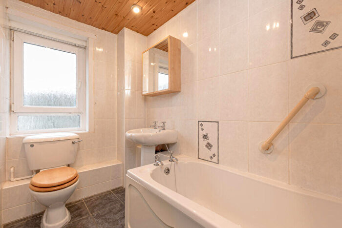 2 Bedroom Flat For Sale In Flat, Lady Nairne Place, Willowbrae, EH8