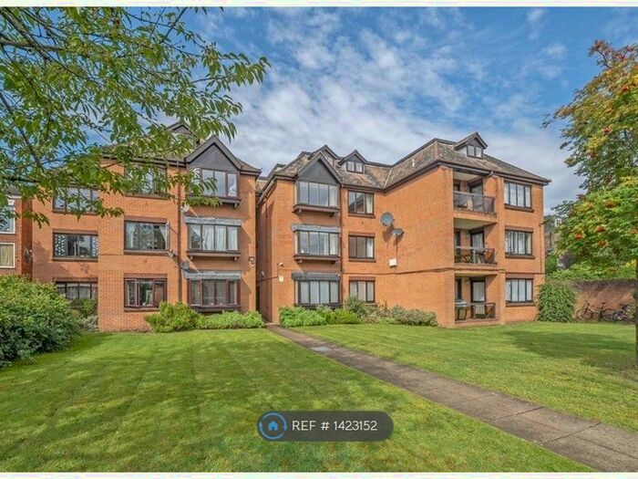 1 Bedroom Flat To Rent In Andhurst Court, Kingston Upon Thames, KT2