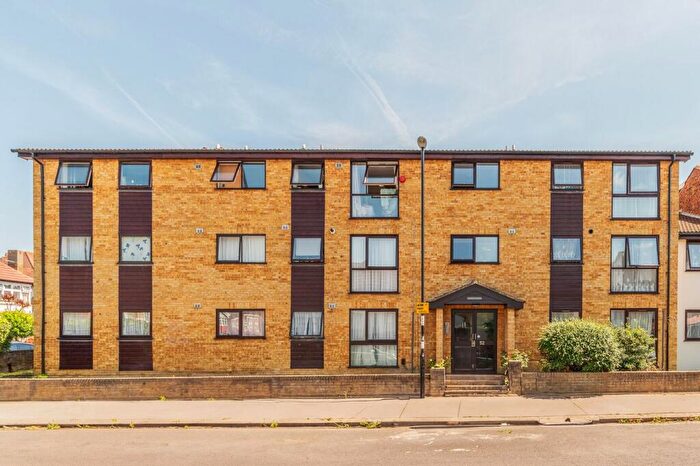 Studio For Sale In Wiltshire Road, Thornton Heath, CR7