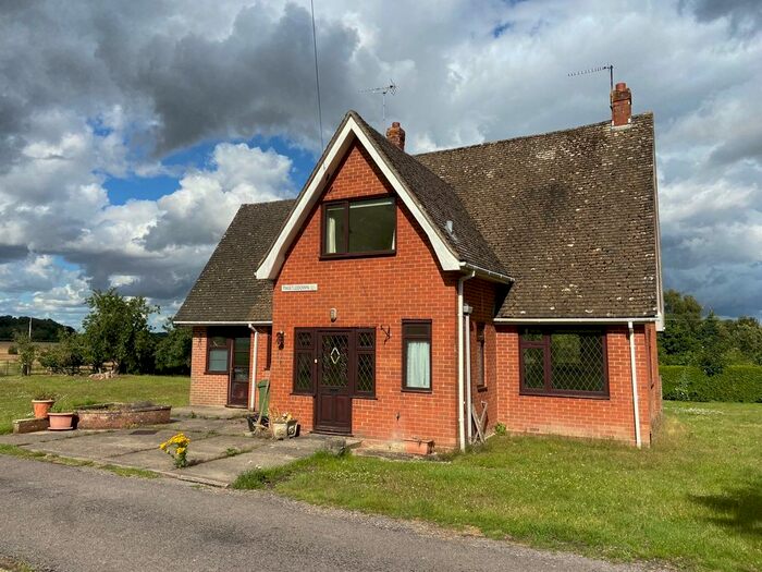 4 Bedroom Detached House To Rent In Alresford Road, Winchester, Hampshire, SO21