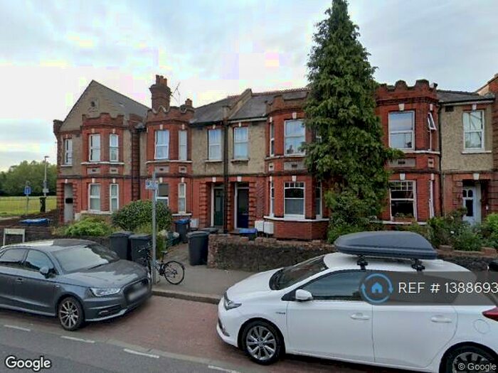 4 Bedroom Maisonette To Rent In Villiers Road, Kingston Upon Thames, KT1