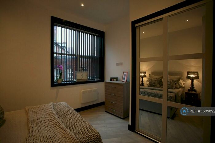 1 Bedroom Flat To Rent In Stanford House, Stourbridge, DY8