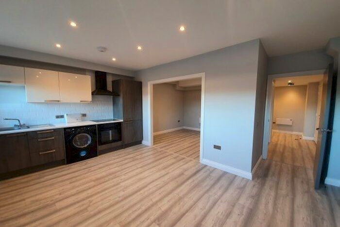 Studio To Rent In 105 Cuthbert Bank Road, Sheffield S6