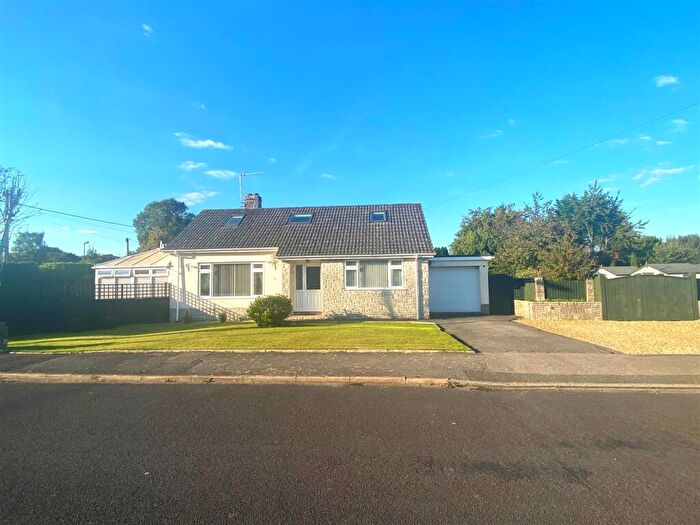 3 Bedroom Detached Bungalow For Sale In Martindale Avenue, Wimborne, BH21