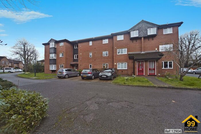 2 Bedroom Flat To Rent In Kingsleigh Place, Mitcham, Surrey, CR4