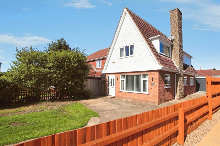 3 Bedroom Detached House For Sale In Park Road, Deeping St. James, Peterborough, PE6