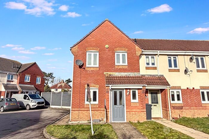 3 Bedroom End Of Terrace House For Sale In Portreath Drive, Horeston Grange, Nuneaton, CV11