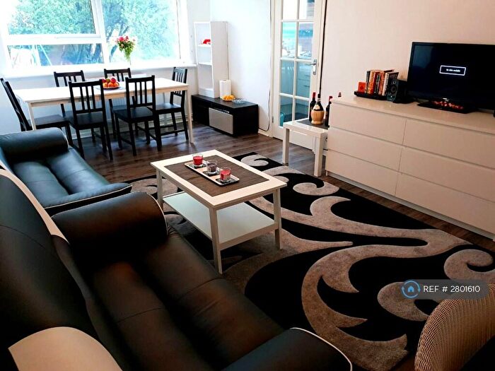 2 Bedroom Flat To Rent In Lynfield Court, London, SE23