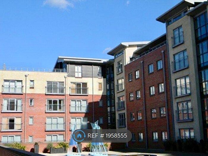 2 Bedroom Flat To Rent In Queens Street, Chester, CH1