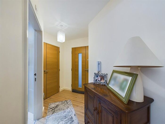 2 Bedroom Flat For Sale In Albion Street, New Brighton, Wallasey, CH45
