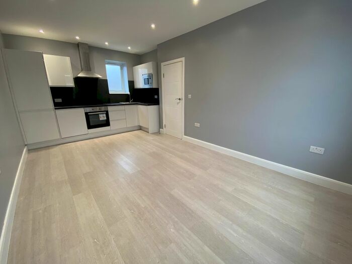 1 Bedroom Flat To Rent In Gibbons Mews, Temple Fortune, London NW11