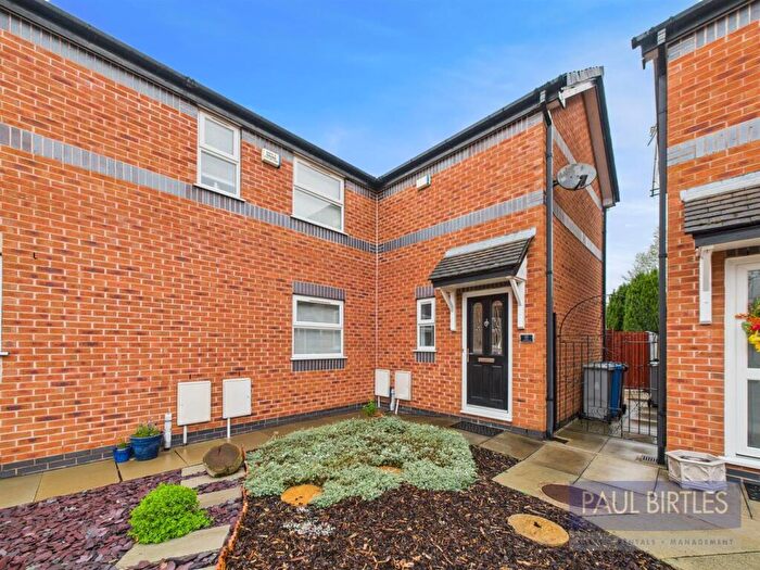 2 Bedroom Semi-Detached House To Rent In Springfield, Urmston, M41