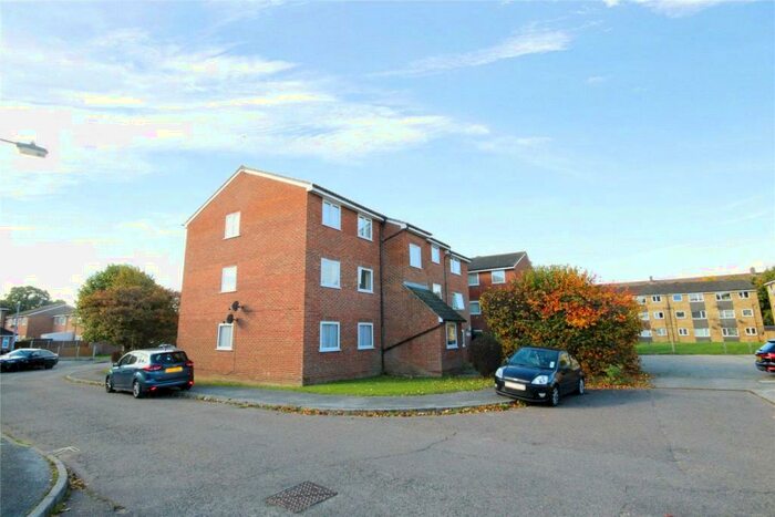 2 Bedroom Apartment To Rent In Swans Hope, Loughton, IG10